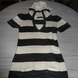 Suzy Shier Ladies Sweater/Tunic Size Medium